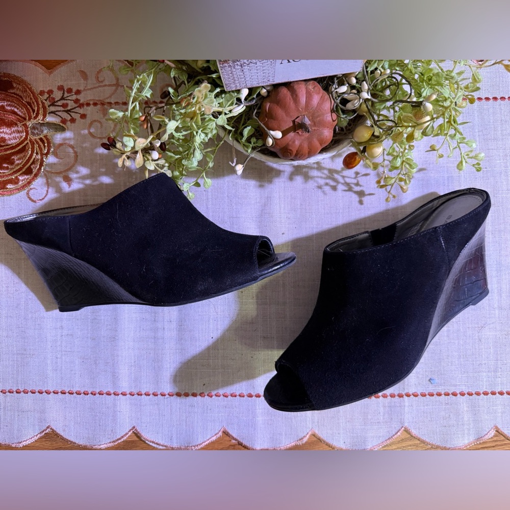 Bandolino Black Wedge Peep-Toe Mules